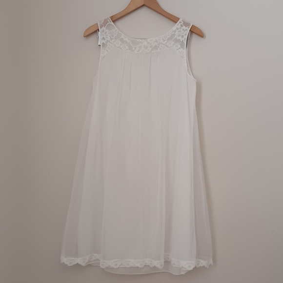 Vanity Fair White Sheer Lace Slip Women Size Small - Picture 2 of 7
